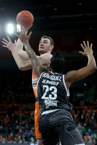 进蒂亚戈 进蒂亚戈